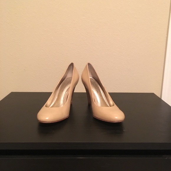 ANTONIO MELANI Shoes - **Antonio Melani nude pumps